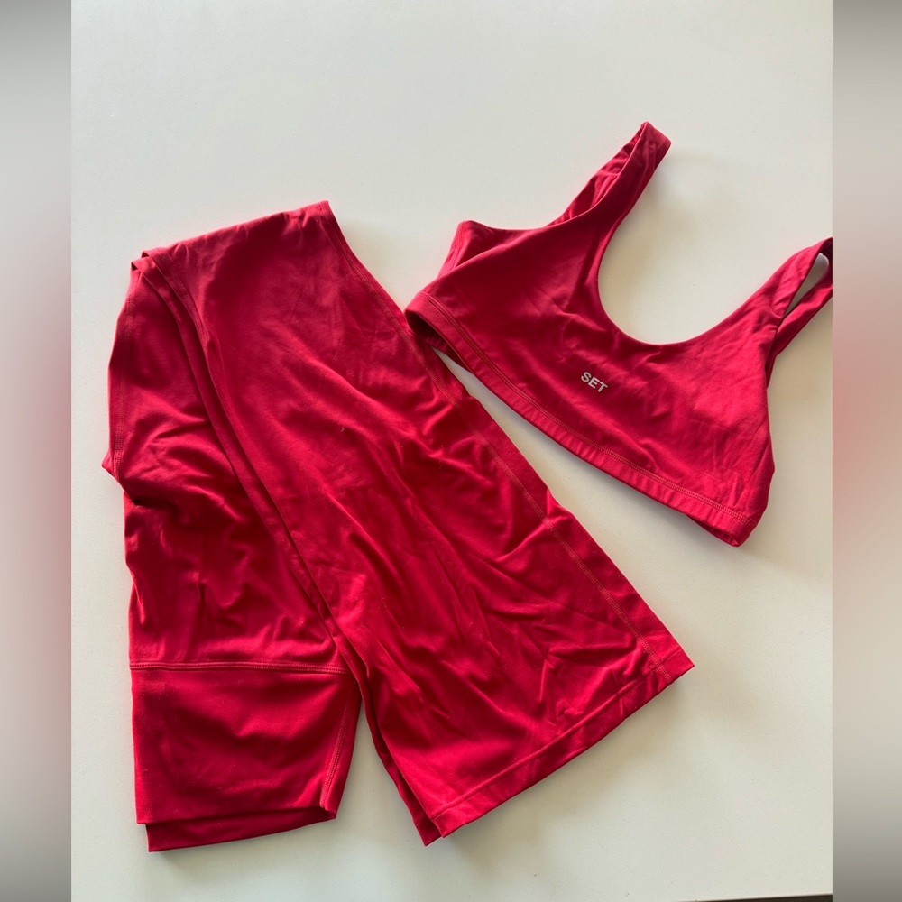 Set Active Apple Red Sports Bra and Flare Leggings Set